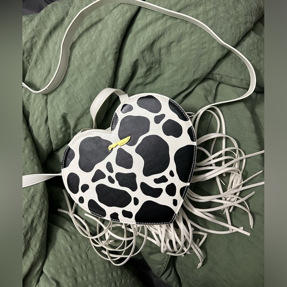 HEART COW PRINT CROSSBODY BAG - Picture 2 of 2
